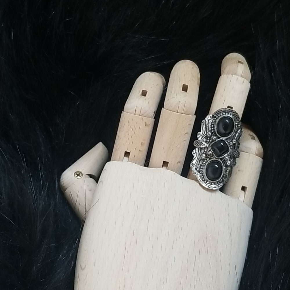 Silver Onyx Statement Ring - image 1